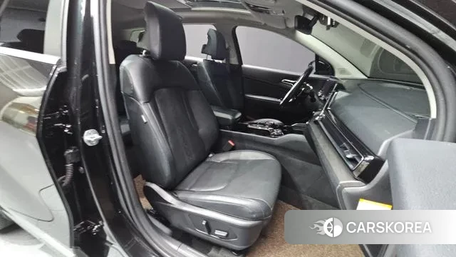 Kia Sportage 5th Generation Hybrid 2021 Черный из Кореи, фото 2