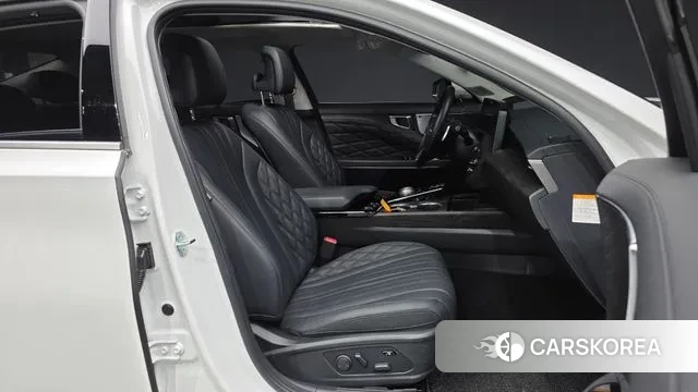 Kia K8 Hybrid 2024 Белый из Кореи, фото 2