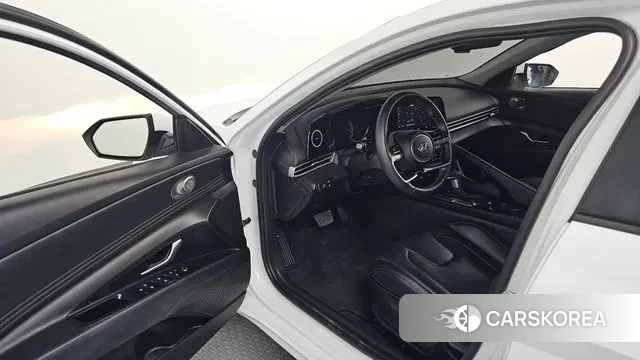 Hyundai Avante Hybrid (CN7) 2022 Белый из Кореи, фото 2