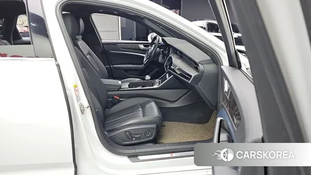 Audi A6 (C8) 2019 Белый из Кореи, фото 2