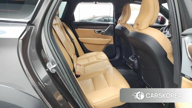 Volvo V90 Cross-Country 2023 Коричневый из Кореи, фото 2