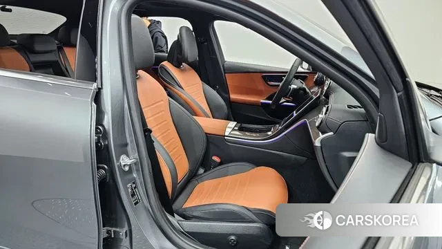 Mercedes-Benz C-Class W206 2023 Серый из Кореи, фото 2