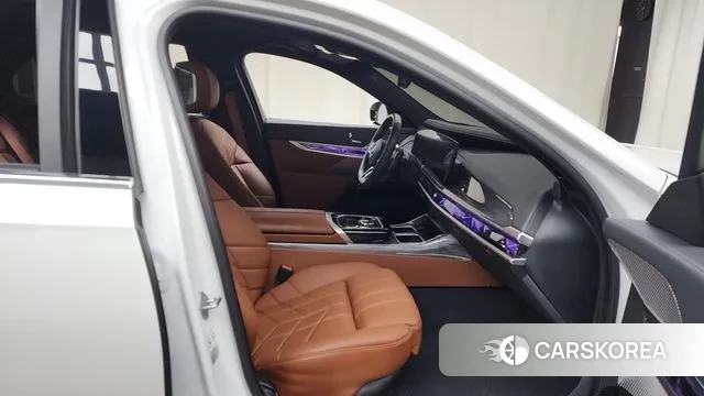 BMW 7 Series (G70) 2024 Белый из Кореи, фото 2