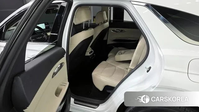 Genesis GV70 2021 Белый из Кореи, фото 2