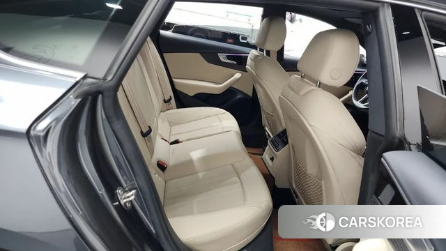 Audi A5 (F5) 2023 Серый из Кореи, фото 2