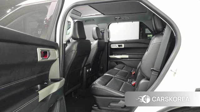 Ford Explorer 6th Generation 2021 Белый из Кореи, фото 2