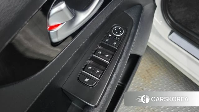 Kia The New K3 2nd generation 2023 Белый из Кореи, фото 2
