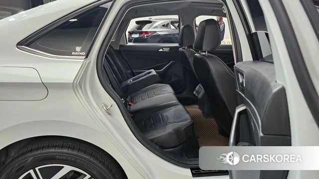 Volkswagen 7th Generation of Jetta 2023 Белый из Кореи, фото 2