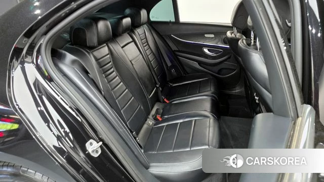 Mercedes-Benz E-Class W213 2023 Черный из Кореи, фото 2
