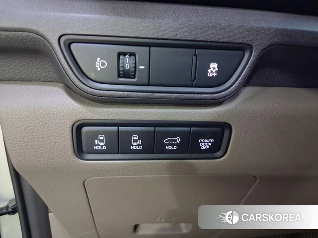 Kia The New Carnival 4th Generation 2025 Серебристо-серый из Кореи, фото 2