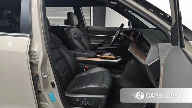 Ssangyong Torres EVX 2023 Жемчужный цвет из Кореи, фото 2