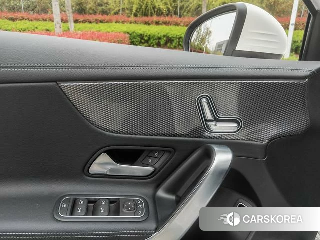 Mercedes-Benz Class A 2022 Белый из Китая, фото 2