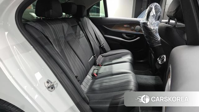 Mercedes-Benz E-Class W213 2018 Белый из Кореи, фото 2