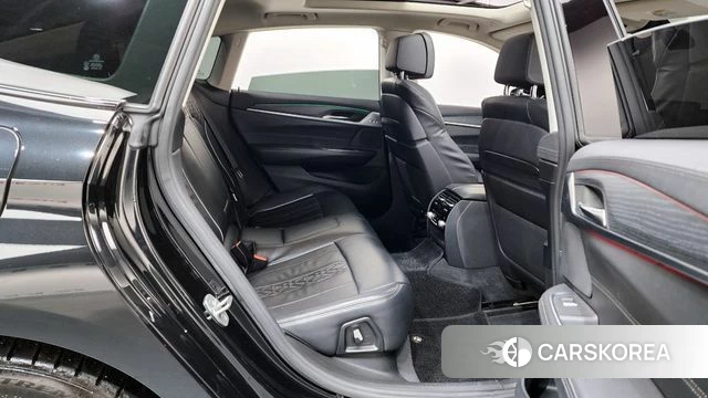 BMW 6 Series GT (G32) 2021 Черный из Кореи, фото 2