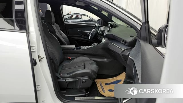 Peugeot 3008 second generation 2018 Белый из Кореи, фото 2