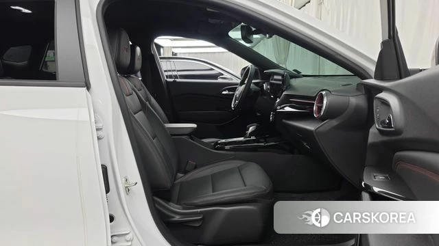 Chevrolet (GM Daewoo) Trax Crossover 2023 Белый из Кореи, фото 2