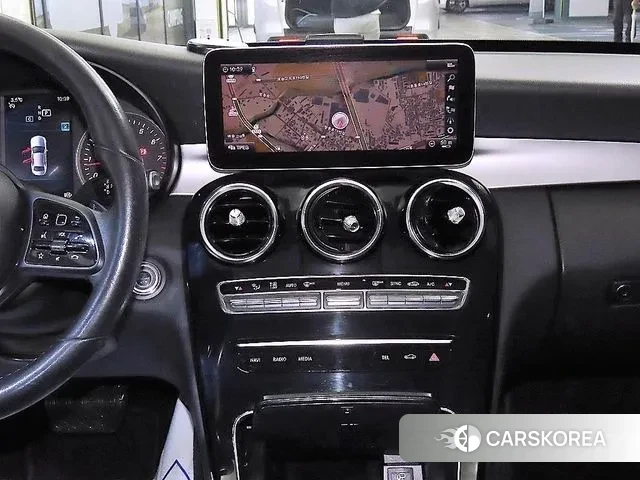 Mercedes-Benz C-Class W205 2019 Красный из Кореи, фото 2