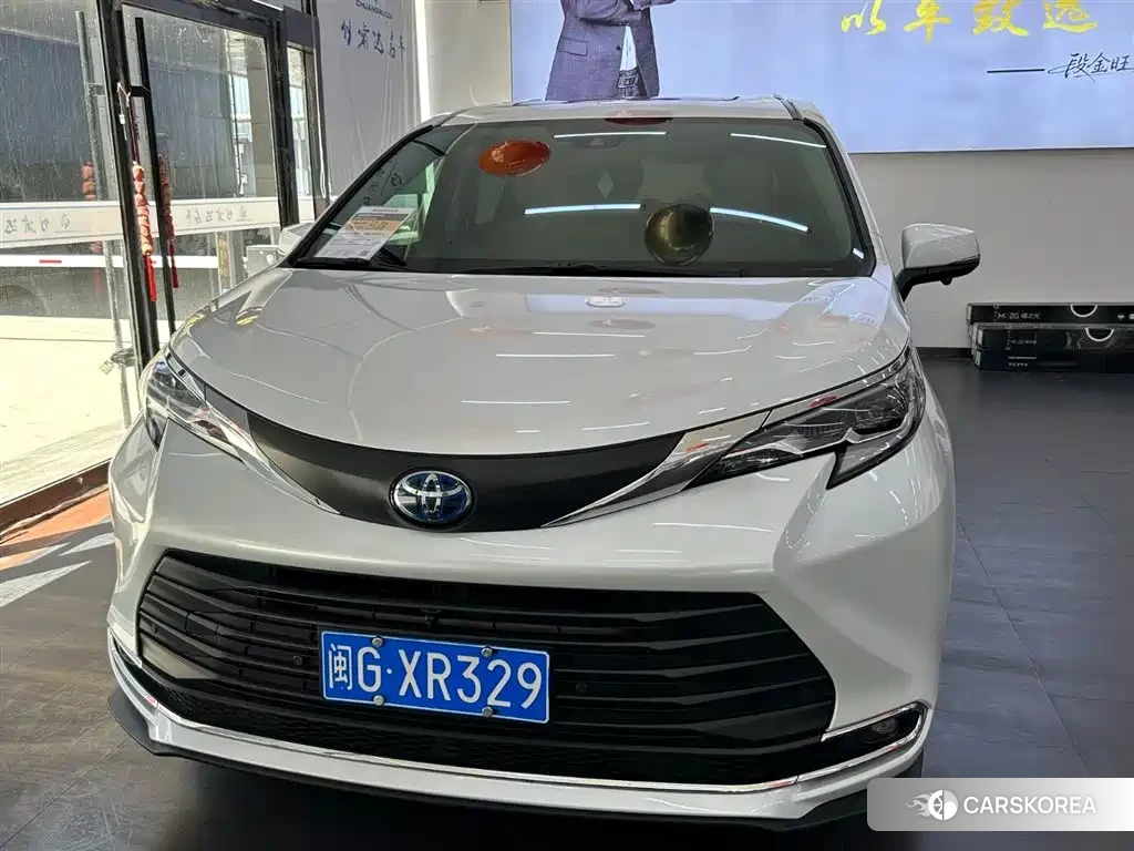 Toyota Sienna 2024 Белый из Китая, фото 2