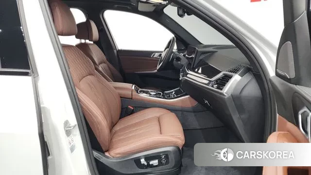 BMW X5 (G05) 2024 Белый из Кореи, фото 2