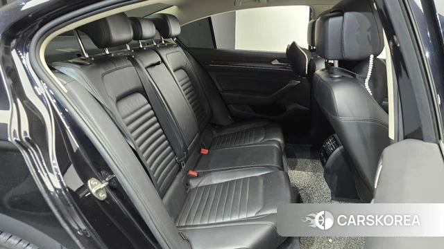 Volkswagen Passat GT (B8) 2018 Черный из Кореи, фото 2
