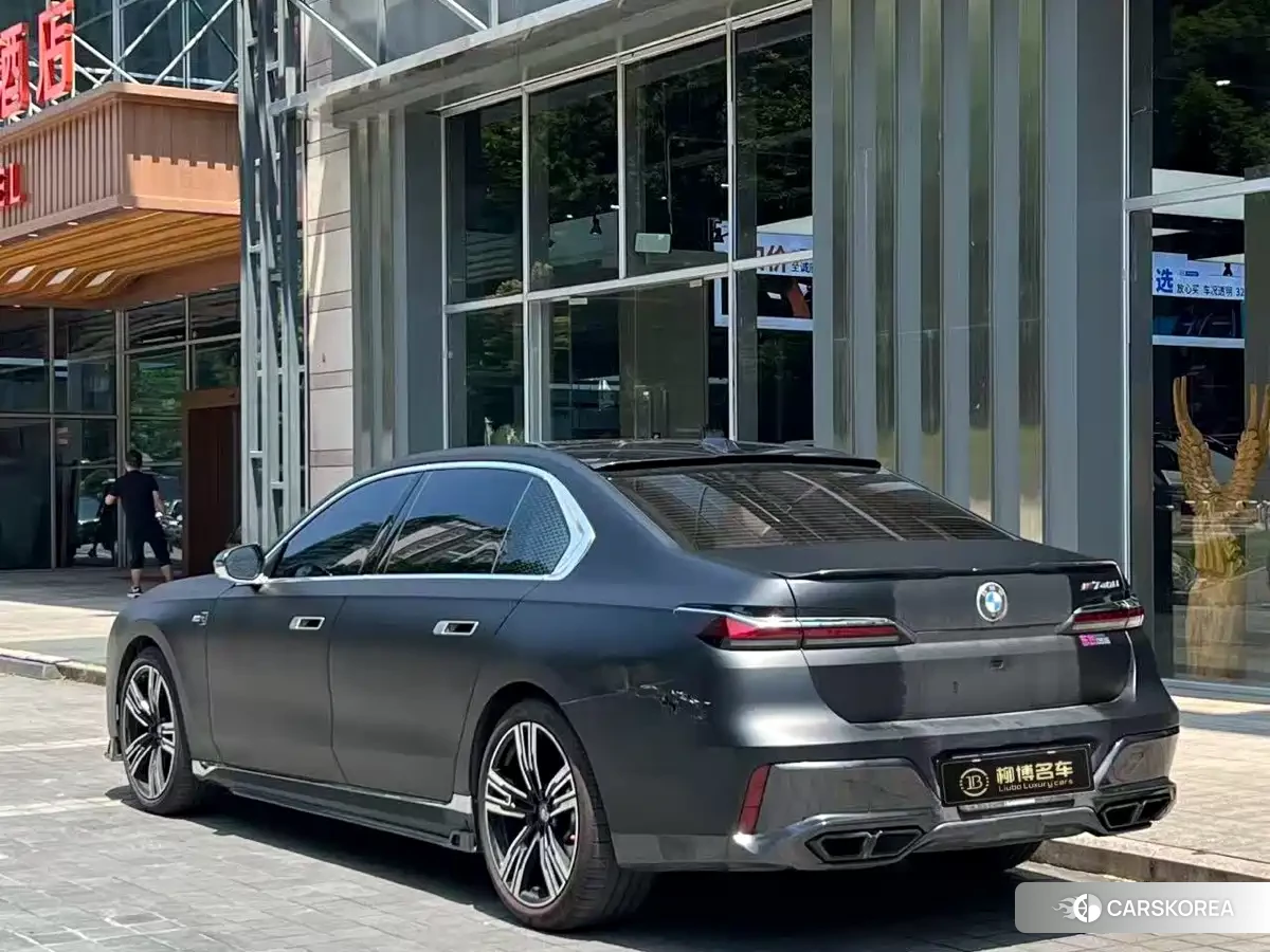 BMW 7 series 2024 Черный из Китая, фото 2