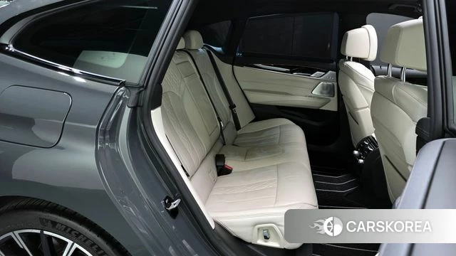 BMW 6 Series GT (G32) 2024 Серебристо-серый из Кореи, фото 2