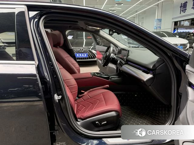 BMW 5 series 2024 Черный из Китая, фото 2