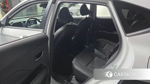 Hyundai Kona (SX2) 2024 Белый из Кореи, фото 2