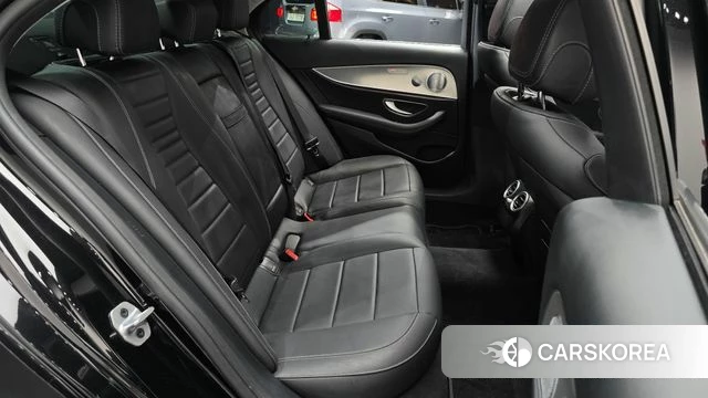 Mercedes-Benz E-Class W213 2019 Черный из Кореи, фото 2