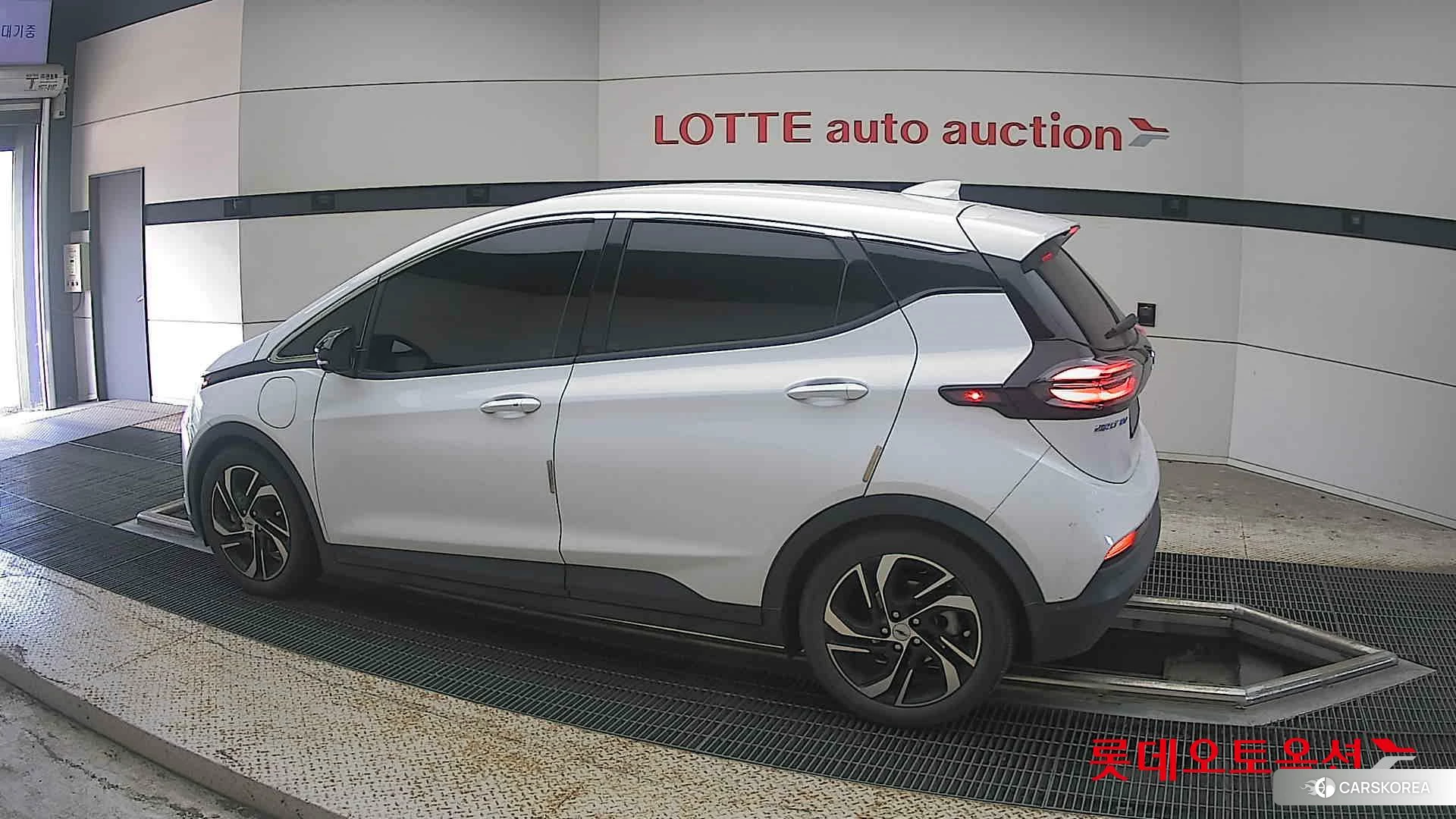 Korea G M Bolt (EV) 2022 Pure White из Кореи, фото 2