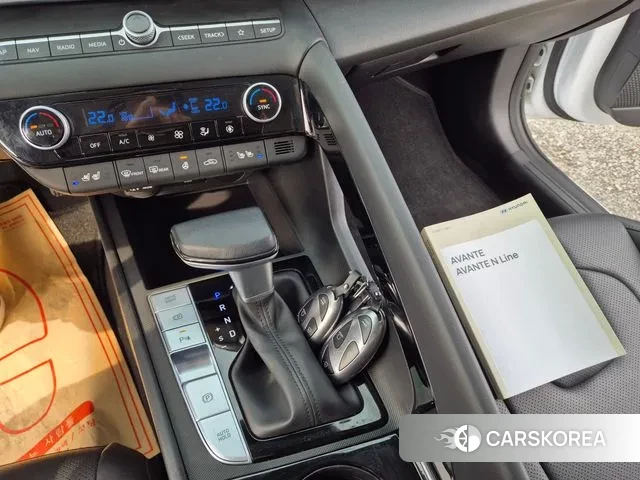 Hyundai The New Avante (CN7) 2024 Белый из Кореи, фото 2