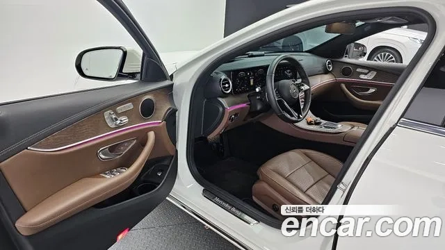 Mercedes-Benz E-Class W213 2022 Белый из Кореи, фото 2