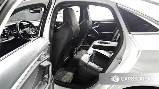 Audi A3 (8Y) 2023 Белый из Кореи, фото 2