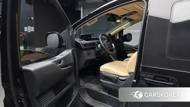 Hyundai Staria 2025 Черный из Кореи, фото 2