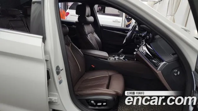 BMW 5 Series (G30) 2021 Белый из Кореи, фото 2