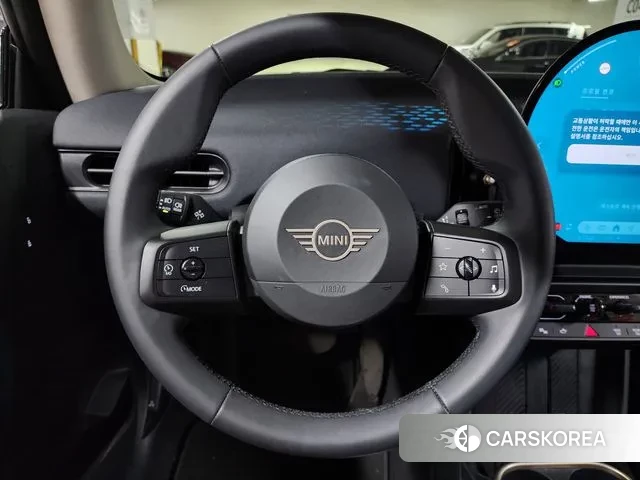 Mini Cooper C 4th generation 2024 Красный из Кореи, фото 2