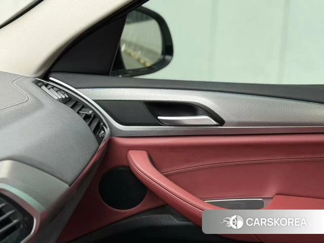 BMW X4 2021 Белый из Китая, фото 2