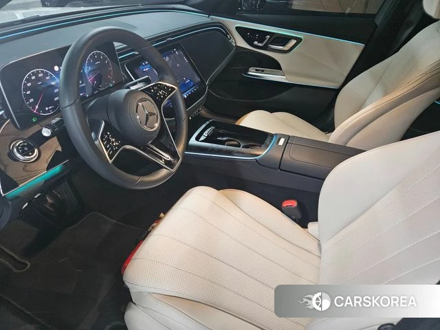 Mercedes-Benz E-Class W214 2025 Белый из Кореи, фото 2