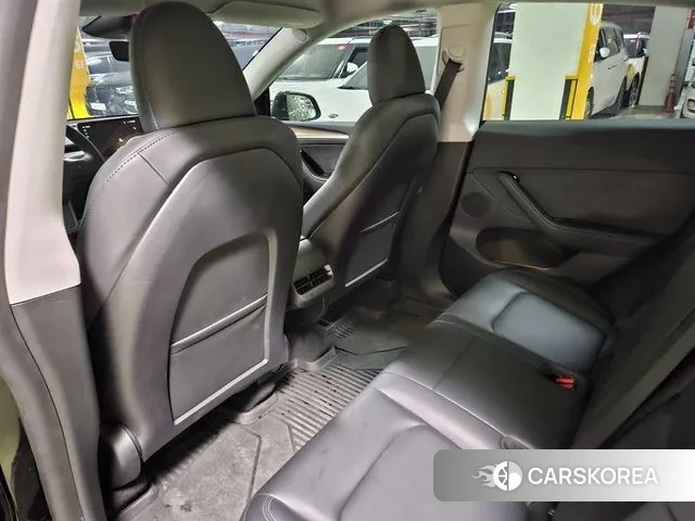 Tesla Model Y 2024 Черный из Кореи, фото 2