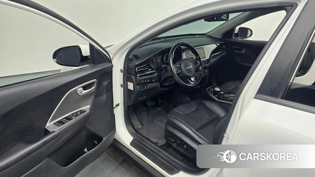 Kia Niro Plus 2022 Белый из Кореи, фото 2