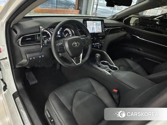 Toyota Camry (XV70) 2024 Белый из Кореи, фото 2