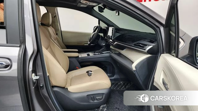 Toyota Sienna 4th Generation 2024 Серый из Кореи, фото 2