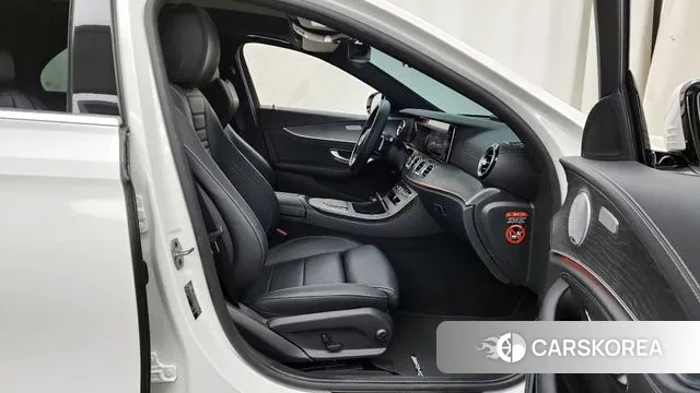 Mercedes-Benz E-Class W213 2021 Белый из Кореи, фото 2