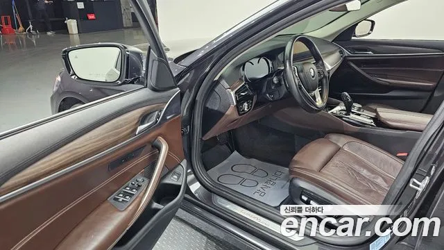 BMW 5 Series (G30) 2018 Серый из Кореи, фото 2