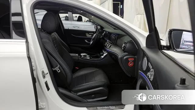 Mercedes-Benz E-Class W213 2019 Белый из Кореи, фото 2