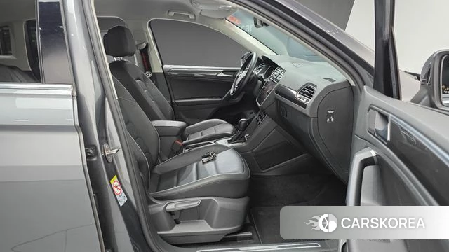 Volkswagen Tiguan second Generation 2020 Серый из Кореи, фото 2