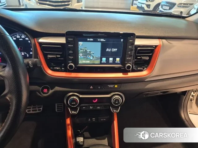 Kia Stonic 2018 Белый из Кореи, фото 2