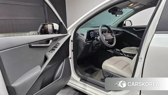 Kia Di Ol Nu Niro 2025 Белый из Кореи, фото 2