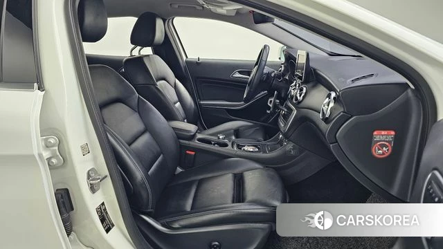 Mercedes-Benz GLA-Class X156 2019 Белый из Кореи, фото 2