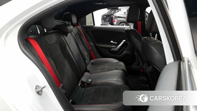 Mercedes-Benz A-Class W177 2021 Белый из Кореи, фото 2